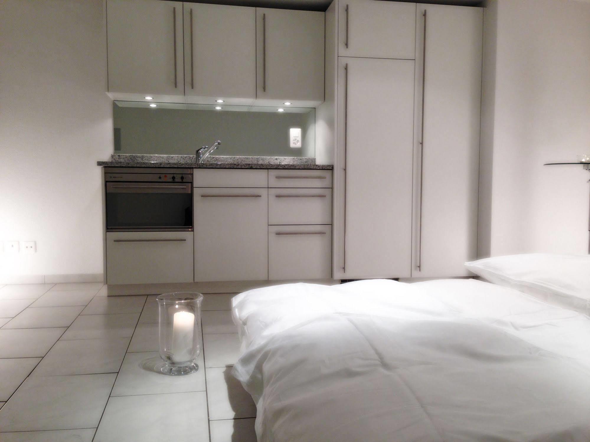 Top City Center Location By Airhome Apartment
